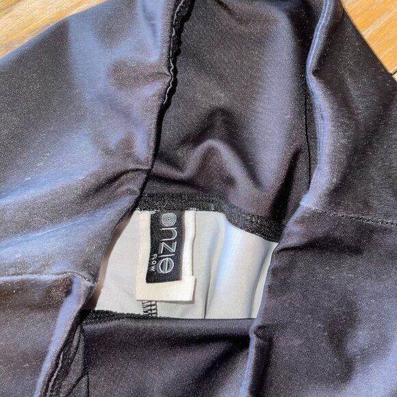 ONZIE FLOW black patterned leggings/exc condition/S/M - Picture 3 of 6